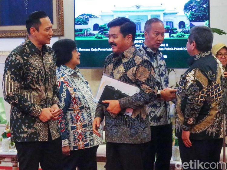 Momen AHY Hadiri Sidang Kabinet Perdana di Istana