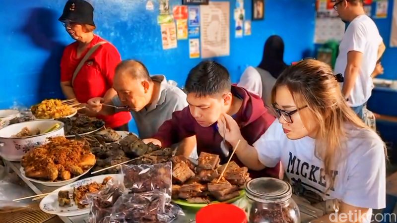 Sop kaki sapi Haji Mamad Sukabumi.