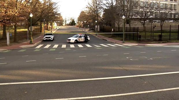Suasana di luar Kedutaan Besar Israel di Washington, Minggu (25/2/2024). (WJLA via AP)