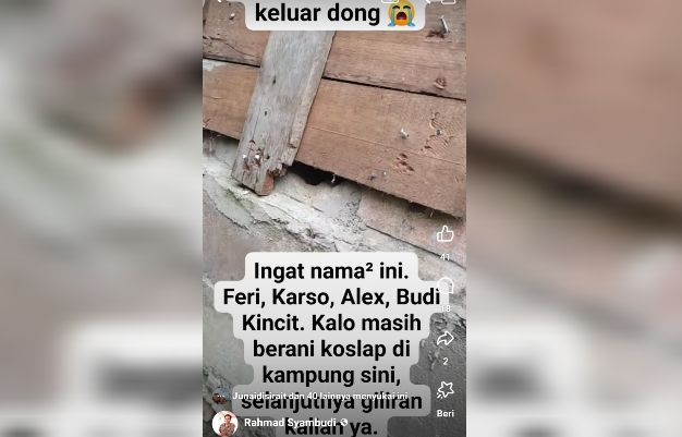 Tangkapan layar facebook maling yang diknuci warga pakai papan dari lubang tempatnya masuk. (Istimewa)