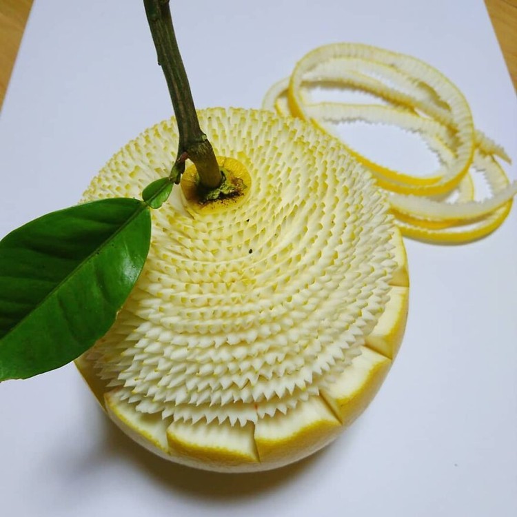 Ukiran dari sayur dan buah
