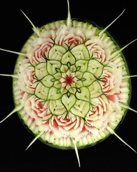 Ukiran dari sayur dan buah