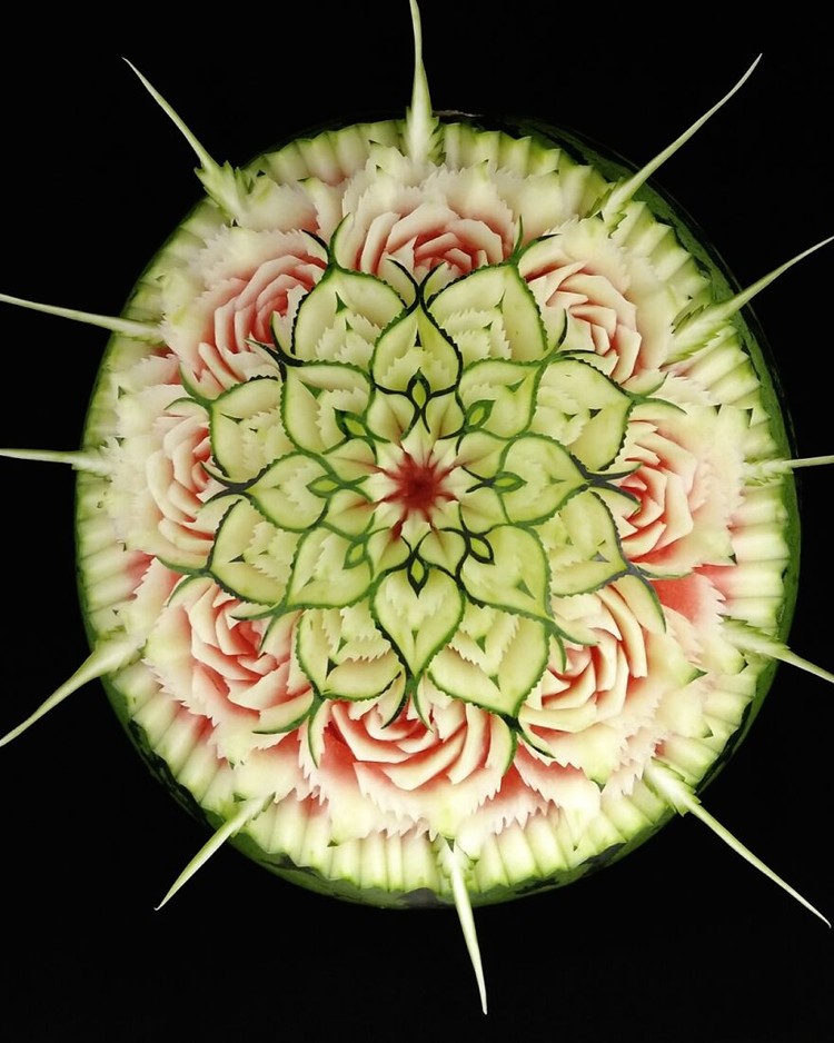 Ukiran dari sayur dan buah