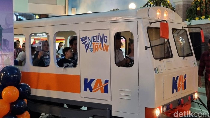 Wahana dan edukasi KAI City Tour Tram di KidZania Lagoon Avenue Mall.