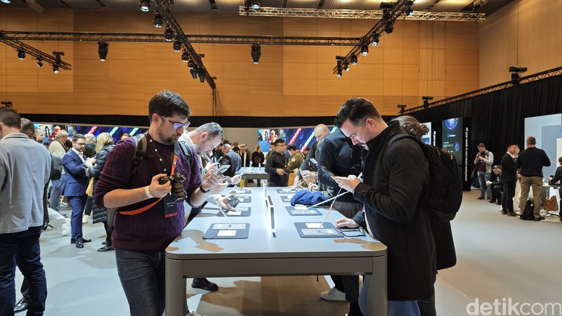 Xiaomi memperkenalkan produk andalannya untuk pasar global di Barcelona, Spanyol.