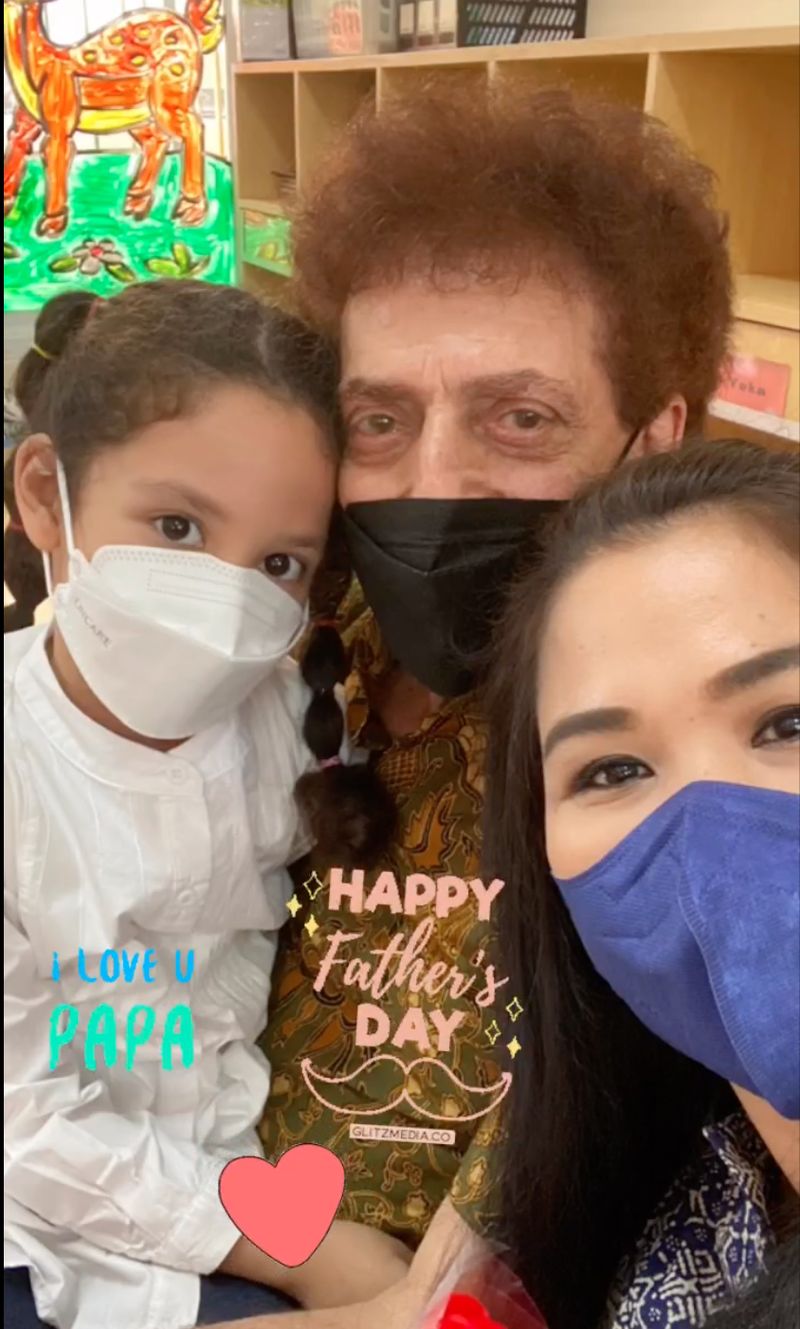 Ahmad Albar dan keluarganya