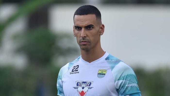 Alberto Rodriguez.