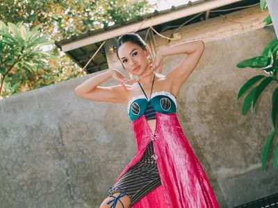 7 Pemotretan Andien Aisyah Terinspirasi Ondel-ondel, Playful Tabrak Warna