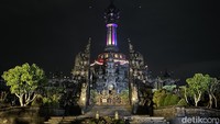 Secara vertikal monumen ini terbagi menjadi tiga bagian, sesuai dengan konsep Tri Angga. Nistaning Utama Mandala (Nistaning Angga) adalah lantai gedung monumen yang terbawah. Pada bagian ini terdapat ruang Informasi, ruang pameran, ruang perpustakaan, ruang rapat, dan toilet. Di tengah lantai ini terdapat telaga yang dinamani Puser Tasik dengan 8 tiang agung, dan jalan tangga naik merupakan Tapak Dara.