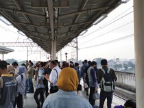 Mengimbangi Kenaikan UMP 2025