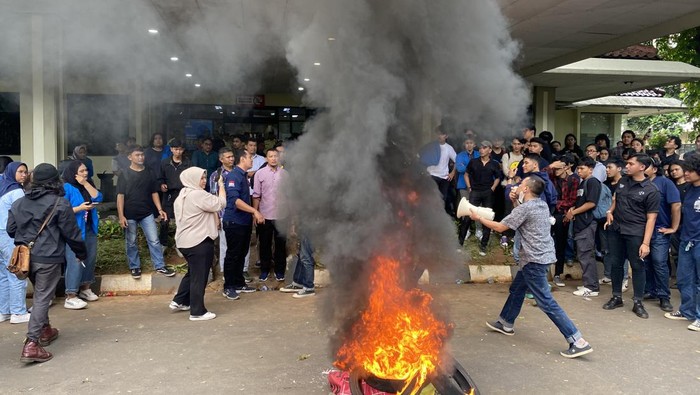 Demo mahasiswa Universitas Pancasila