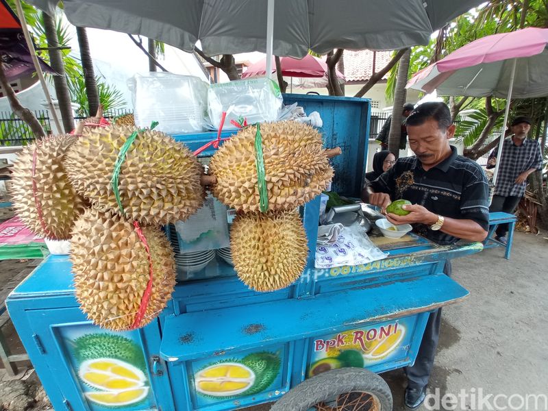 Es puter durian Pak Roni di Cirebon.
