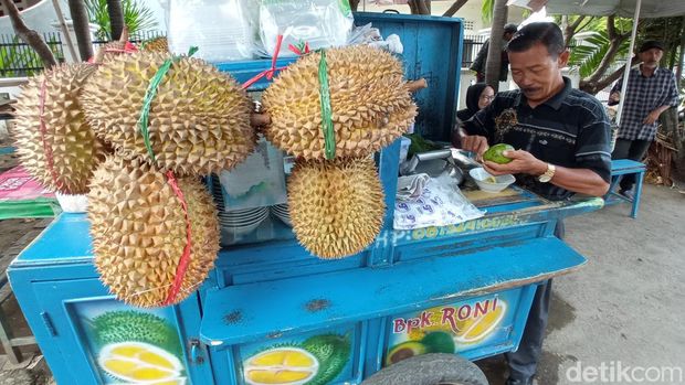 Es puter durian Pak Roni di Cirebon.