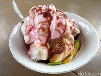 Es Puter Pak Roni Pakai Durian Montong Ini Laris di Cirebon