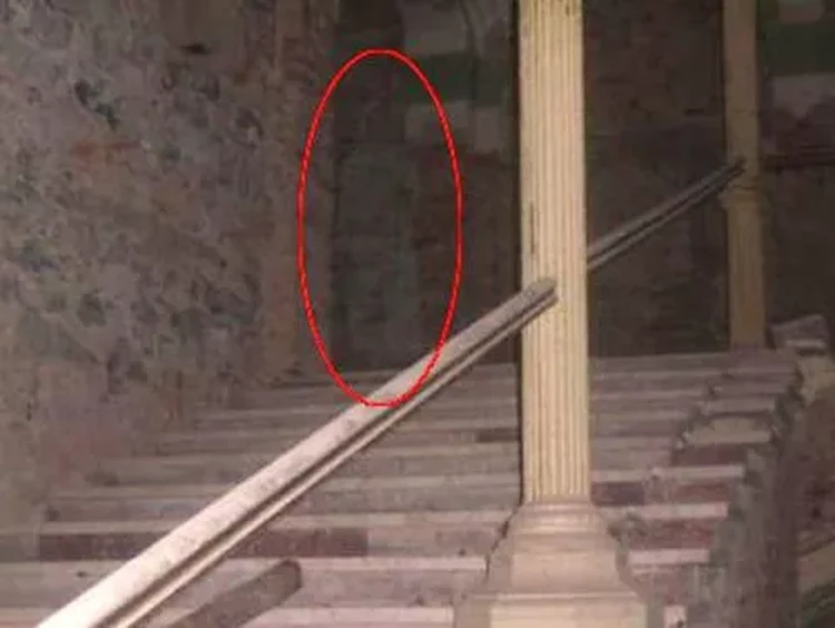 Foto Penampakan Hantu Bikin Takut