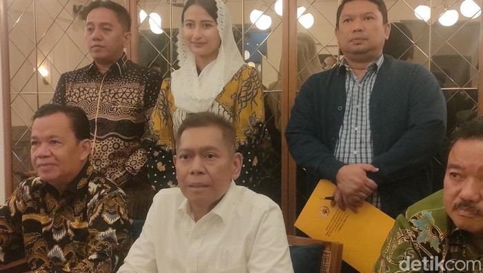 Jajaran elite organisasi masyarakat (ormas) pendiri Partai Golkar Musyawarah Kekeluargaan Gotong Royong (MKGR) (Dwi R/detikcom)