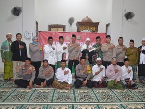 Subuh Keliling, Kasat Binmas Polres Depok Minta Warga Waspada Kejahatan