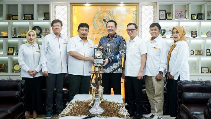 Ketua MPR RI Bambang Soesatyo menerima kunjungan Himpunan Pengembang Permukiman dan Perumahan Rakyat (Himperra).
