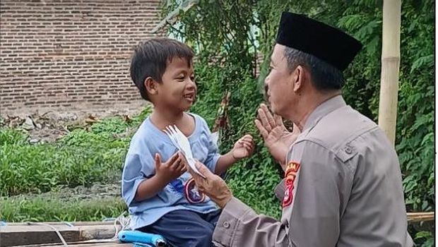 Kompol Jajang Mulyaman ayah asuh ratusan anak yatim di Cilegon, Pandeglang dan Serang.