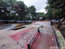 Kumuh dan Bau Pesing Skatepark Bima Cirebon