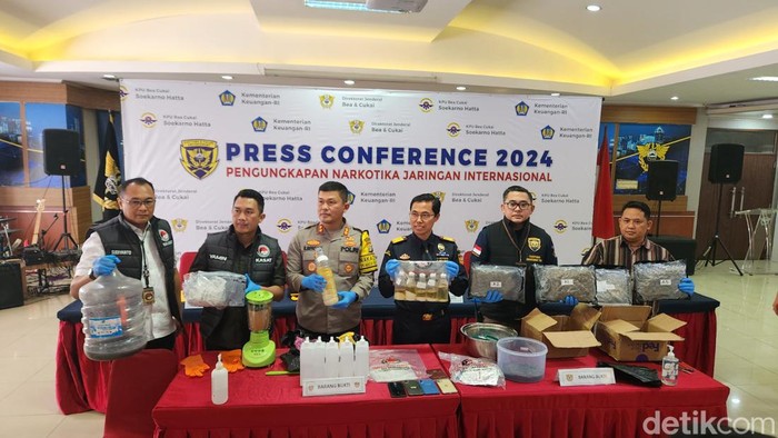 Konferensi pers kasus penyelundupan narkoba di Bandara Soetta (Adrial Akbar/detikcom)