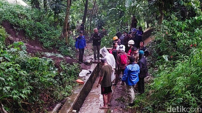 Lokasi penemuan jasad bayi di irigasi Cimahi.