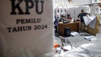 Proses rekapitulasi suara berlangsung alot karena kerap terjadi ketidaksinkronan antara data yang dipegang oleh saksi dengan data C hasil yang ada di lapangan. Atau, protes dari saksi karena data tidak sesuai. 