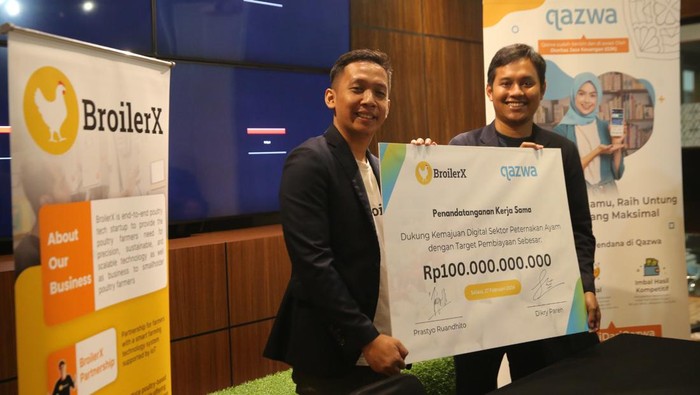 Mendukung Transformasi Digital Peternak Ayam Indonesia Pada Selasa (27/2/24), Qazwa bersama BroilerX secara resmi melakukan kerja sama untuk dukung transformasi digital melalui pembiayaan syariah dengan target sebesar Rp100 miliar kepada para peternak ayam binaan BroilerX. Pembiayaan ini akan menyasar para peternak ayam yang tersebar di Daerah Istimewa Yogyakarta (DIY), Jawa Tengah, Jawa Timur, Lombok, Bali, bahkan Kalimantan Timur dengan akses permodalan hingga Rp300 juta per peternak melalui proses crowdfunding pada aplikasi Qazwa.