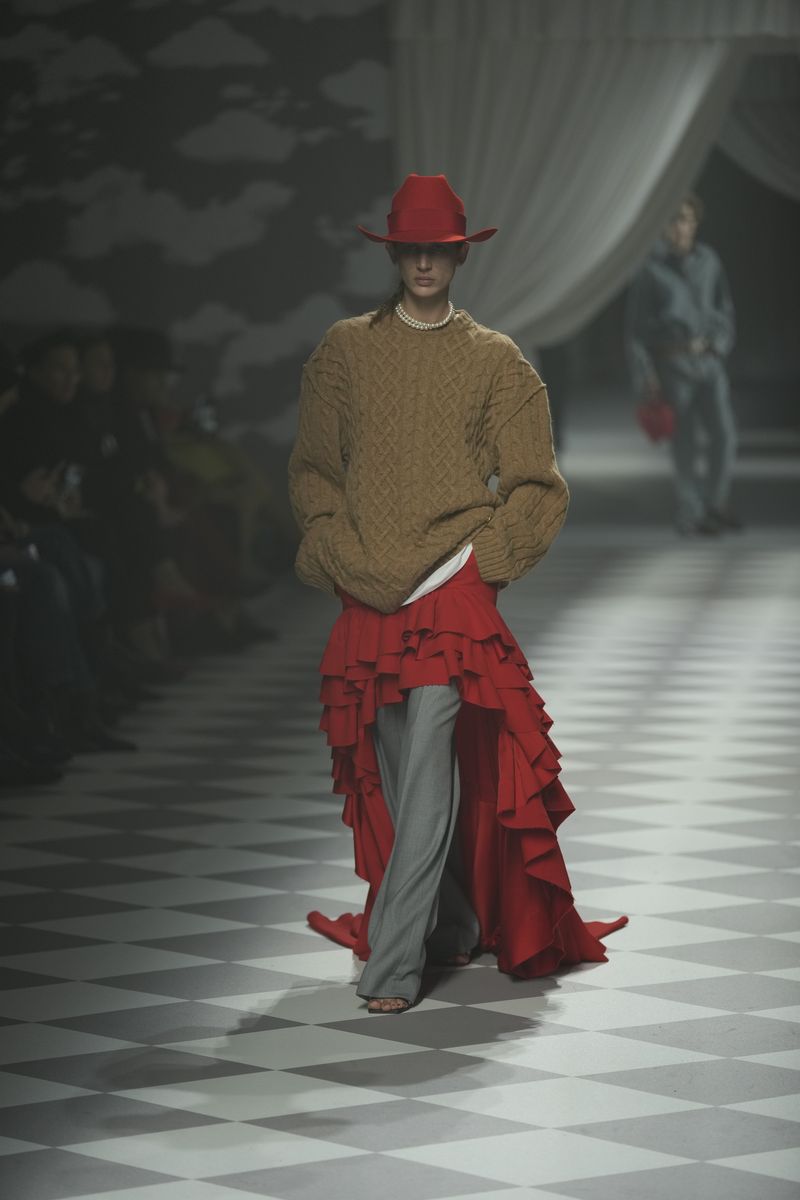 Moschino Women Fall-Winter 2024 A model wears a creation as part of the Moschino women's Fall-Winter 2024-25 collection presented in Milan, northern Italy, Thursday, Feb. 22, 2024. (AP Photo/Antonio Calanni)