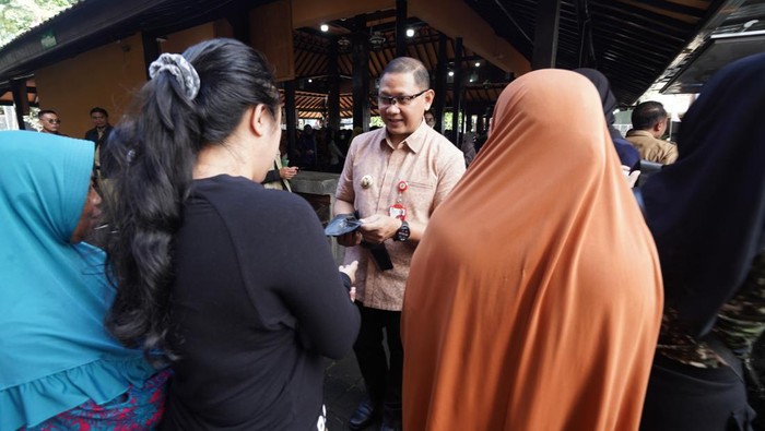 Operasi pasar yang digelar Pemkot Batu.