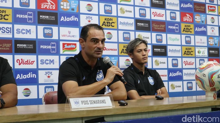 Pelatih PSIS Gilbert Agius