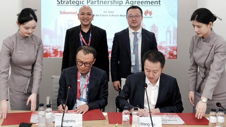 Di ajang gelaran MWC 2024, Telkomsel secara resmi menandatangani Strategic Partnership Agreement (SPA) dengan Huawei untuk pengembangan Home Broadband and 5G Innovation.
