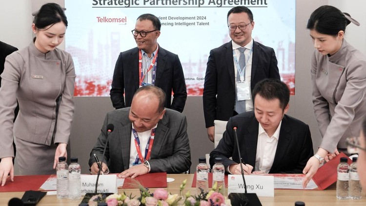 Di ajang gelaran MWC 2024, Telkomsel secara resmi menandatangani Strategic Partnership Agreement (SPA) dengan Huawei untuk pengembangan Home Broadband and 5G Innovation.