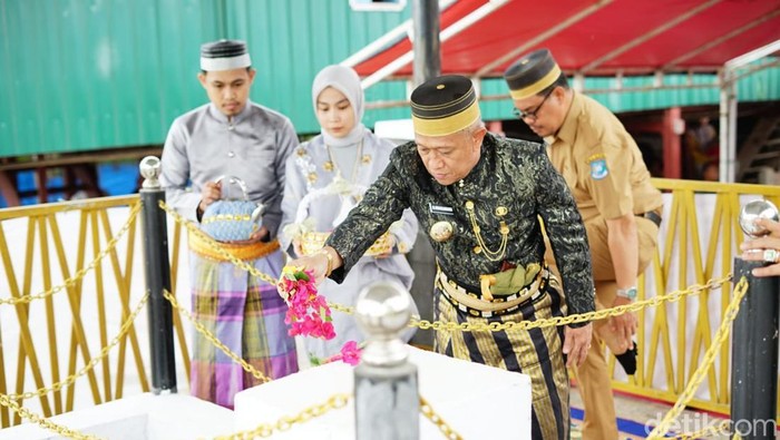 Pj Bupati Bone Andi Islamuddin Ziarah Makam di Kabupaten Bulukumba.