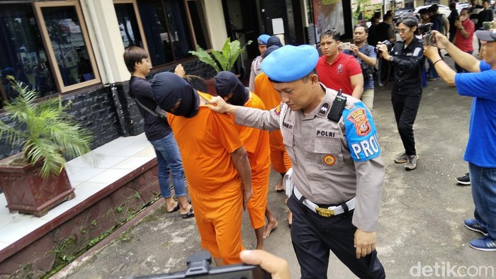 Polisi menangkap para pelaku peredaran narkoba di Kuningan
