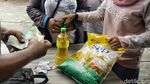 Potret Penjualan Beras Murah yang Bikin Warga Terbantu