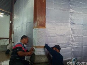 Khidmat, Tradisi Ganti Kain Singep di Makam Sunan Pandanaran Klaten