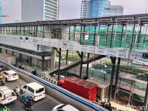 Macet Terus, Warga Berharap Revitalisasi Halte Pancoran Barat Cepat Kelar