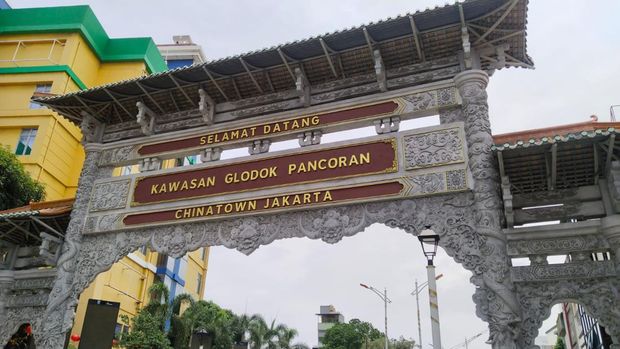 Revitalisasi trotoar di Pancoran Glodok (Ammar Rezqianto)