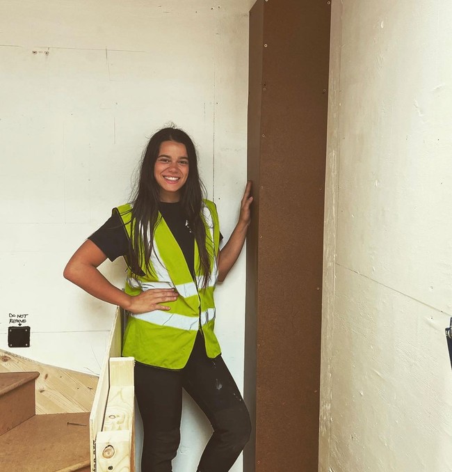 Saoire mengatakan ia bisa melakukan pekerjaan pria dengan baik dan ingin menunjukkannya kepada publik. Foto: Instagram