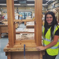 Saoire Palmer yang biasa berurusan dengan kayu dan perkakas mengaku keikutsertaannya dalam kontes kecantikan ingin membuktikan bahwa wanita bisa jadi apapun dalam dunia kerja. Foto: Instagram