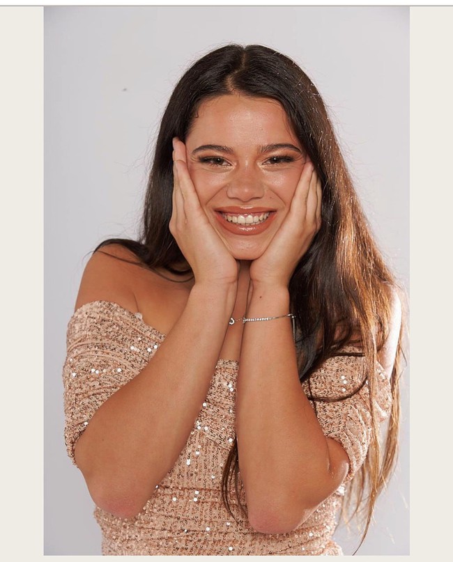 Seorang finalis Miss England bernama Saoire Palmer jadi sorotan karena profesinya. Wanita tersebut punya profesi yang cukup unik di kalangan wanita yakni sebagai tukang kayu.  Foto: Instagram