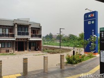Potret Rumah Viral Ogah Digusur Dekat Stasiun LRT Cikunir, Ternyata Mau Jadi Kafe