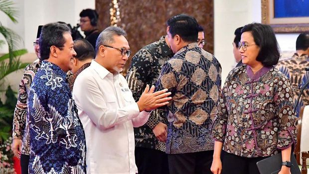 Sejumlah Kabinet menteri menghadiri Sidang Kabinet Paripurna di Istana Negara. (Instagram @smindrawati)