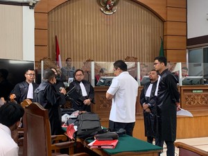 Jaksa Tunjukkan Senpi hingga Peluru Dito Mahendra di Sidang