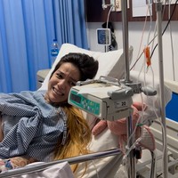 Terlihat Sheila yang meringis kesakitan. Dari keterangan unggahannya diketahui jika Sheila mendapat bantuan induksi karena beberapa kali kehilangan kontraksi. Induksi tersebut yang membuat rasa sakitnya jadi lebih dahsyat dari biasanya. Foto: Instagram/@itssheilamj