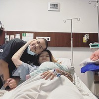 Ekspresi bahagia jelas terpancar di wajah Sheila Marcia dan sang suami menyambut kelahiran anak kelima mereka. Ucapan selamat pun langsung membanjiri kolom komentar di unggahan Sheila dan sang suami. Foto: Instagram/@itssheilamj