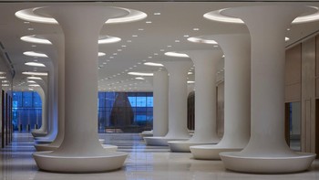 Menurut Morphogenesis, firma arsitektur di balik rancangannya, bangunan tersebut mencakup ruang kantor seluas 660.451 meter persegi, melampaui luas lantai Pentagon yang luasnya 620.000 meter persegi. Foto: Surat Diamond Bourse