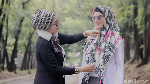 Tatiek Rifqiyati pebisnis busana muslim asal Cirebon