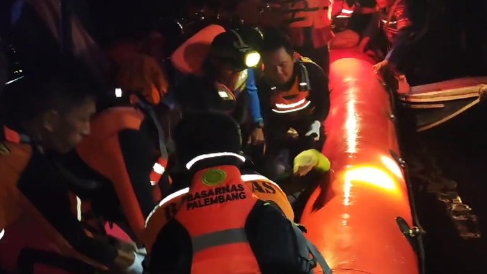 Tim gabungan menemukan jasad Anto korban terakhir getek terbalik di Banyuasin